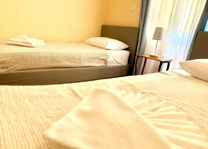 Cozy Suite With Acropolis View