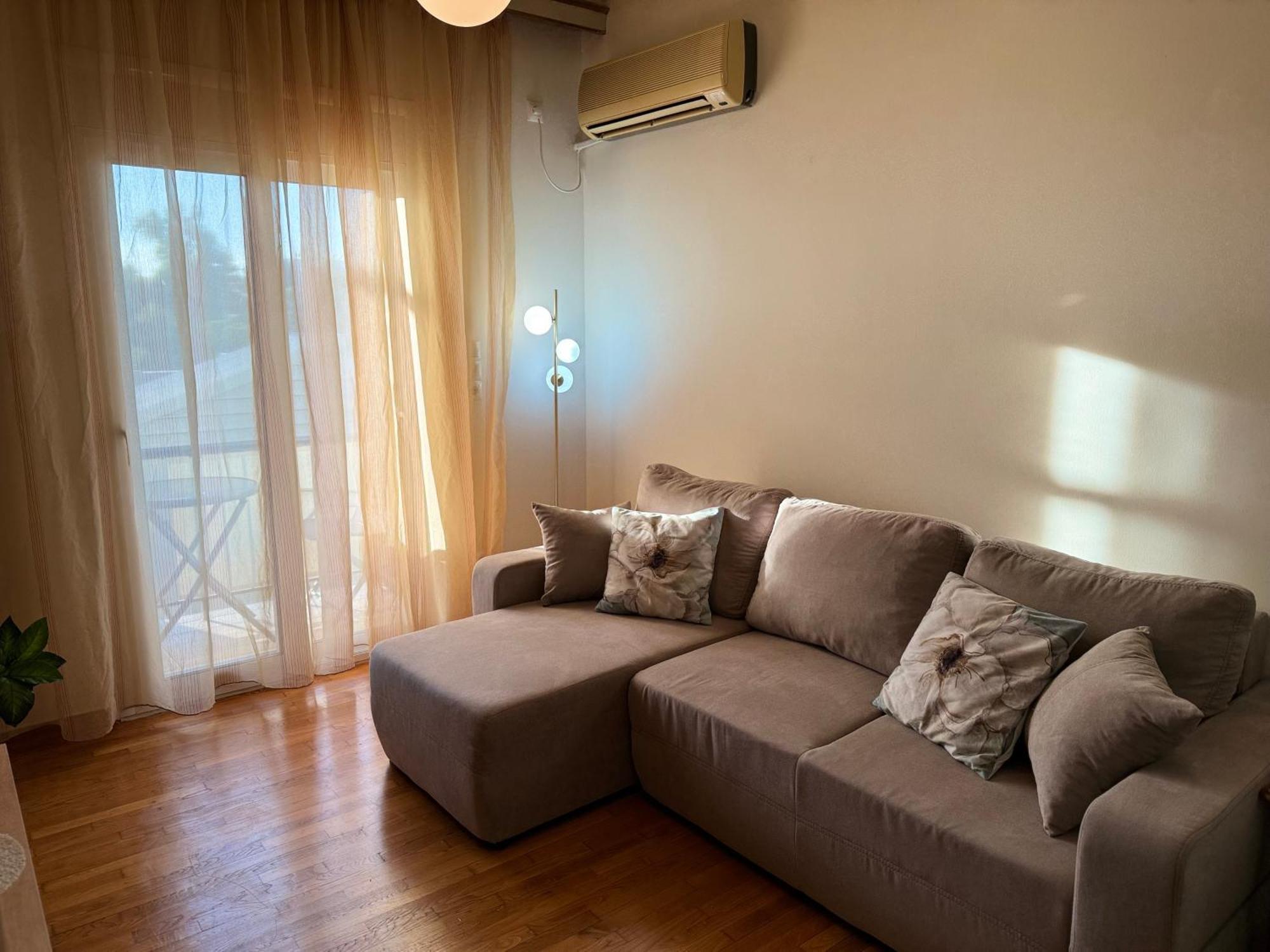 Cozy With Acropolis View Apartment *