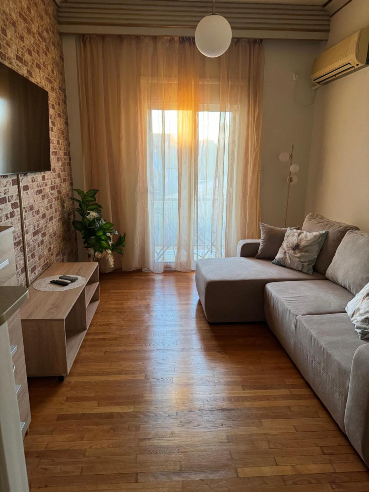 Cozy With Acropolis View Apartment